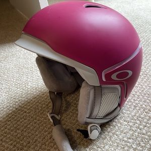 Pink Oakley helmet size L